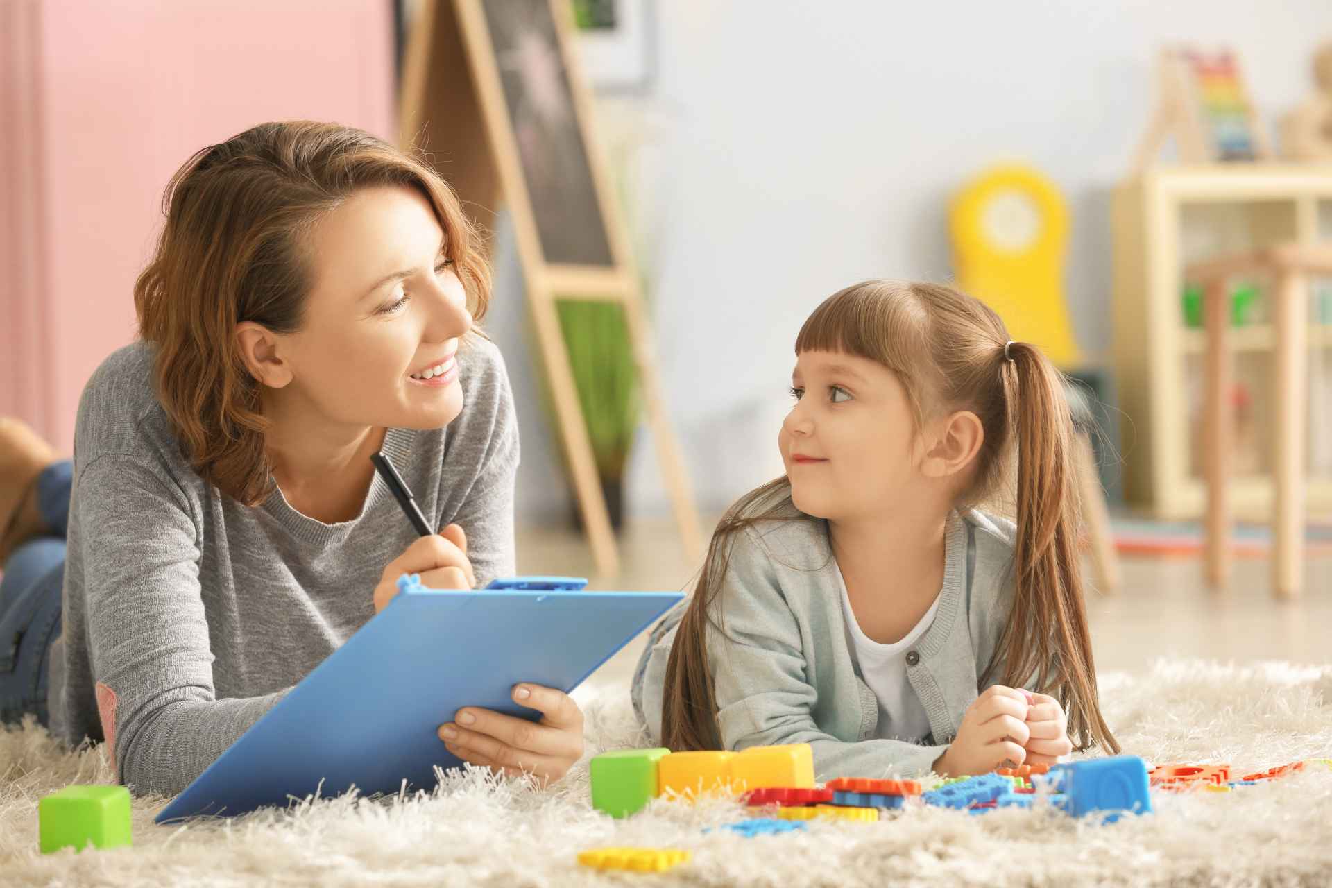 Therapist providing ABA therapy to a child in Ocean County NJ